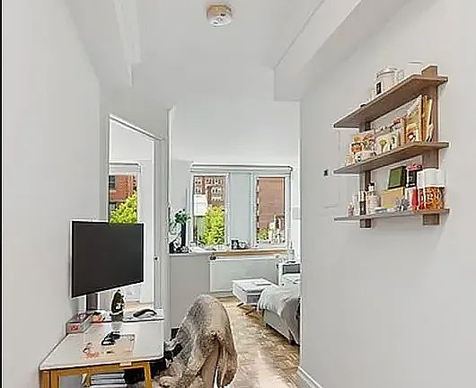 2nd image of 404 E 76th St APT 4O