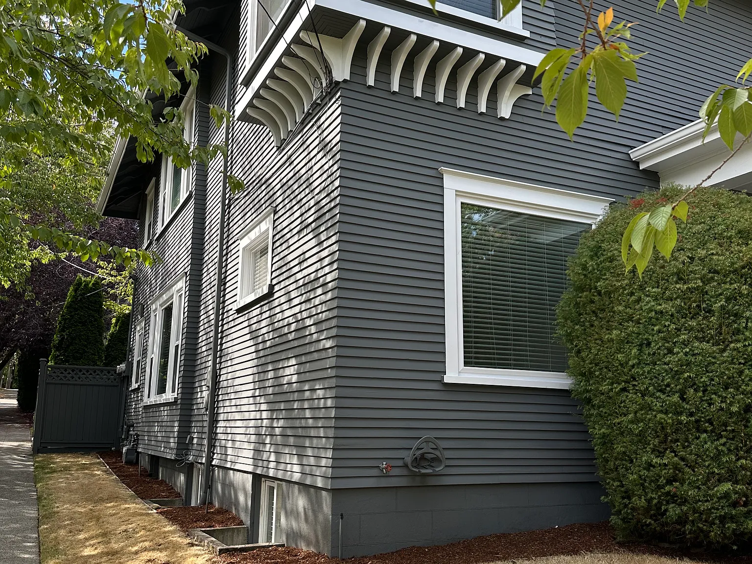 3 bed, 1400 sqft, $4,200 — Photo 1