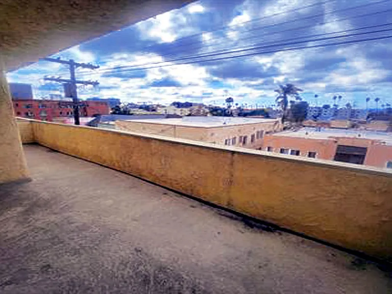 123 S Catalina Street — Photo 11