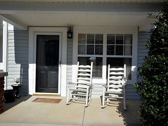 2nd image of 430 Flintlock Ct