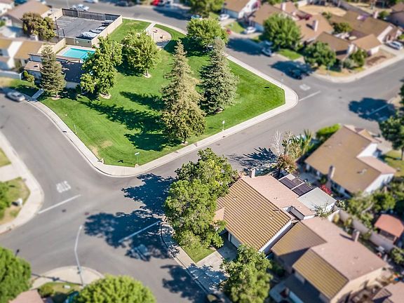 3rd image of 3324 Perisburg Ln