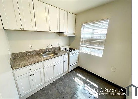 3rd image of 11425 S Figueroa St #7B