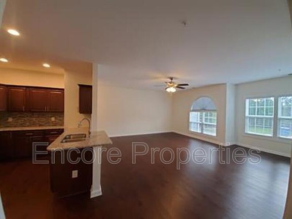 5th image of 2608 Pennoak Ln Unit E