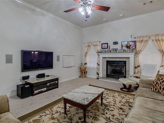 4th image of 304 W Hayden Blvd