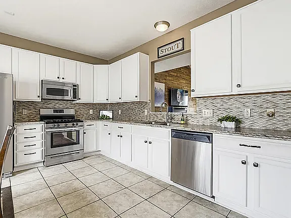 7223 Normanton Dr — Photo 9