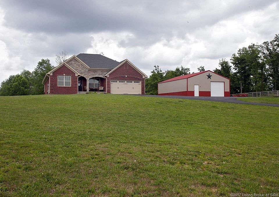 1st image of 320 Pine Dr