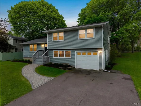 36 Elm St, Camillus, NY 13031