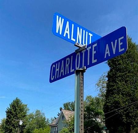 2nd image of 845 Walnut St