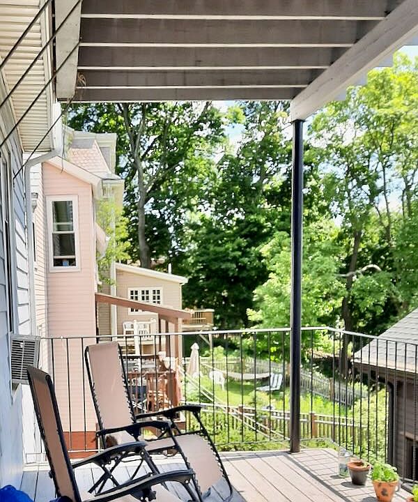 1st image of 22 Aldersey St APT 2