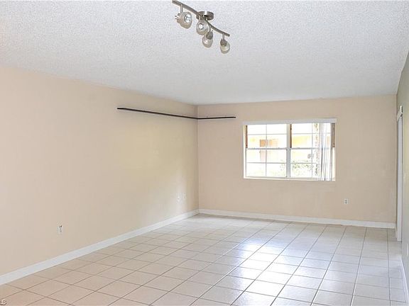 5th image of 3419 Winkler Ave APT 515