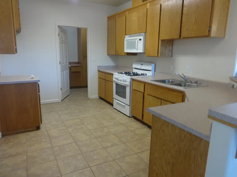2510 Allen St — Photo 8