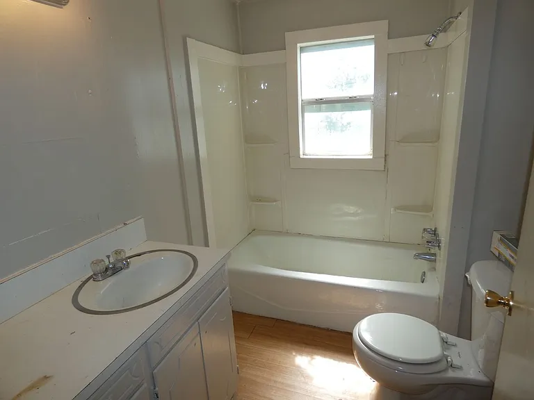 1241 Houston St — Photo 9