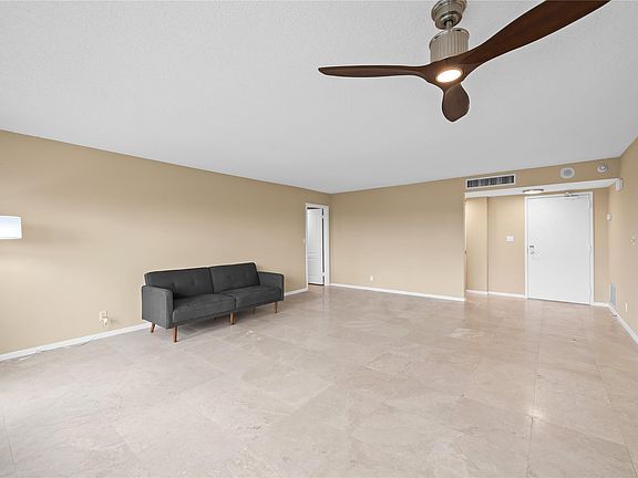 4th image of 3900 Galt Ocean Dr APT 309