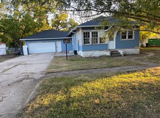 611 R St, Beaver City, NE 68926