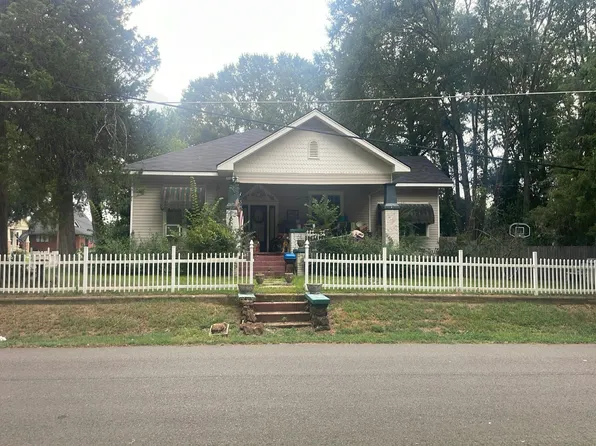 204 Vergie Page Dr, Farmerville, LA 71241