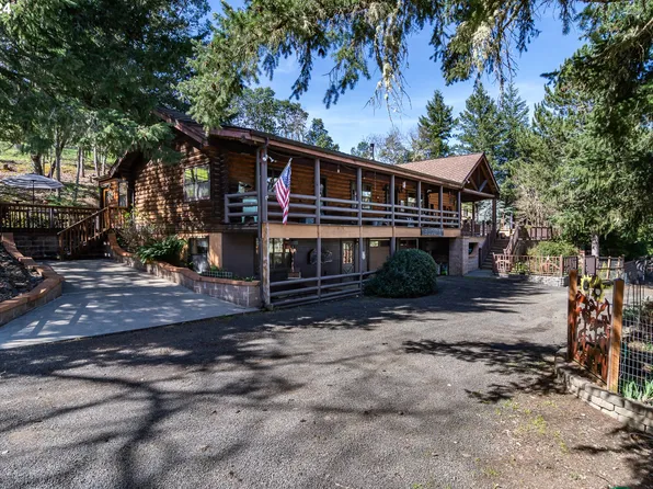 460 Fox Hill Ln, Roseburg, OR 97470