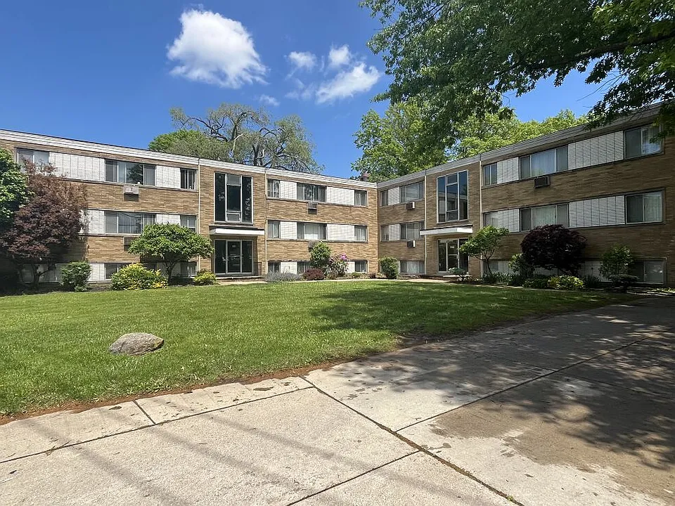 Warren Plaza