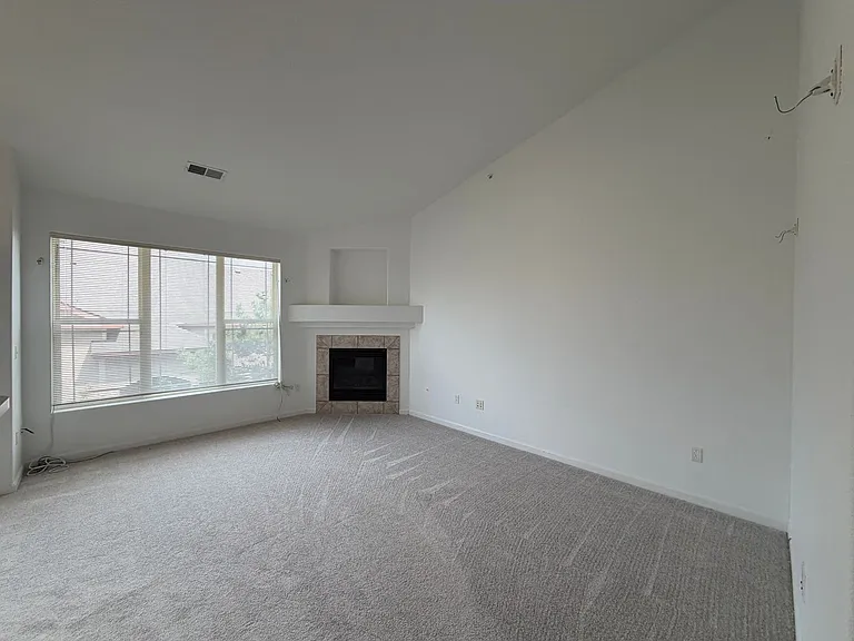 8456 S Hoyt Way #308 — Photo 6