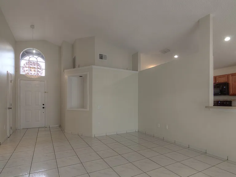 8344 Fort Thomas Way — Photo 4