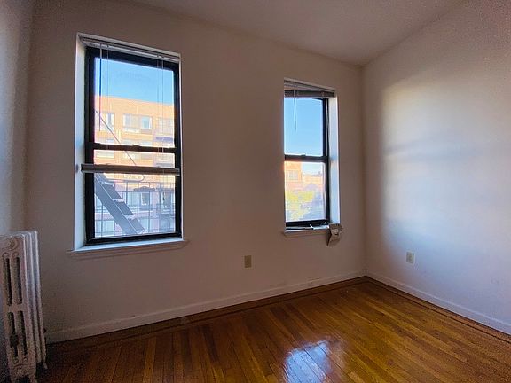 4th image of 29-06 Crescent St #3AA