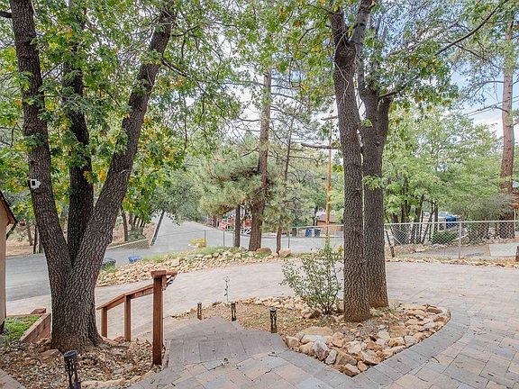 5th image of 301 Vista Ln
