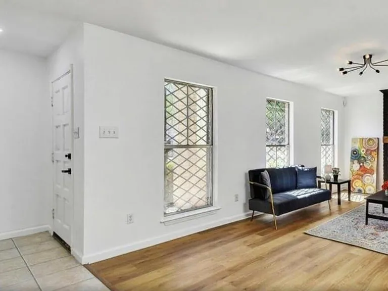 11821 Petal Dr — Photo 3