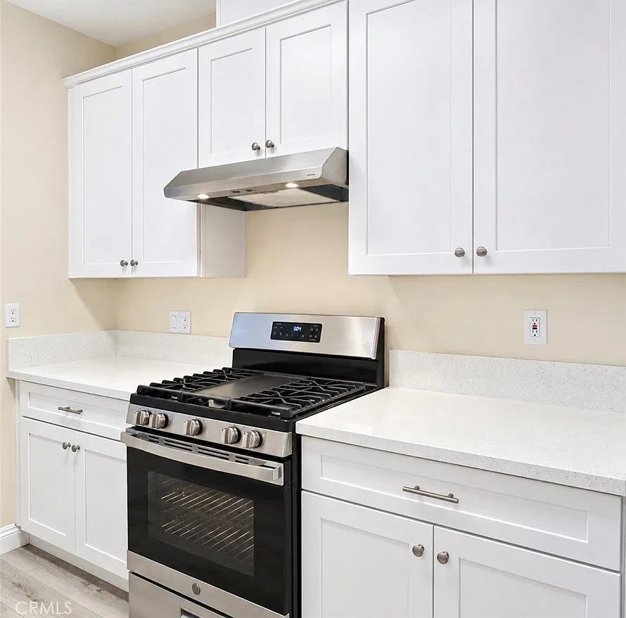 2 bed, 1340 sqft, $3,790 — Photo 4