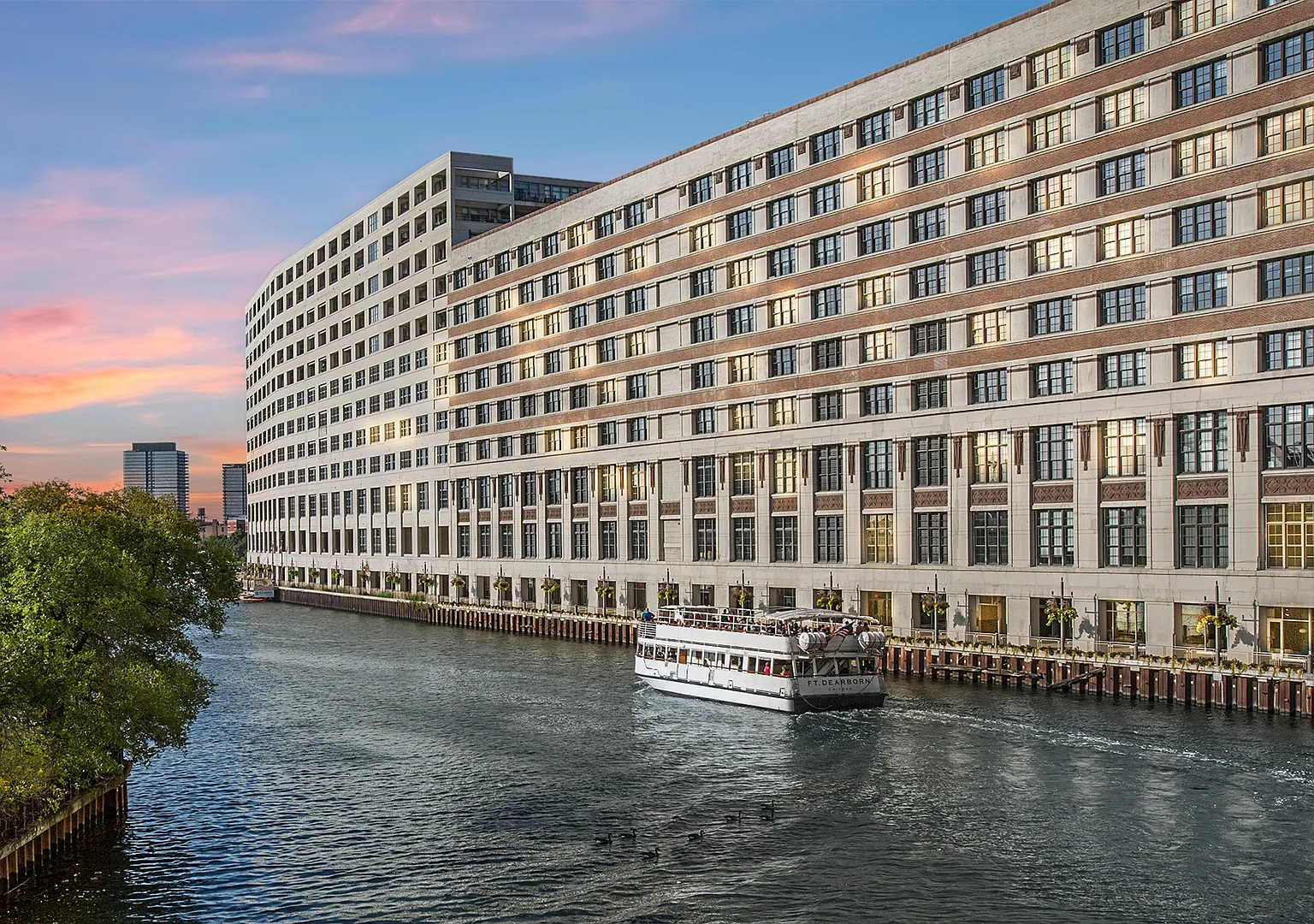 2 bed, $3,200 — Photo 1
