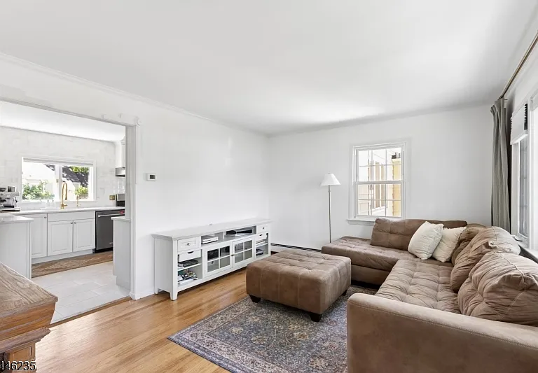 329 Maplewood Ave — Photo 4