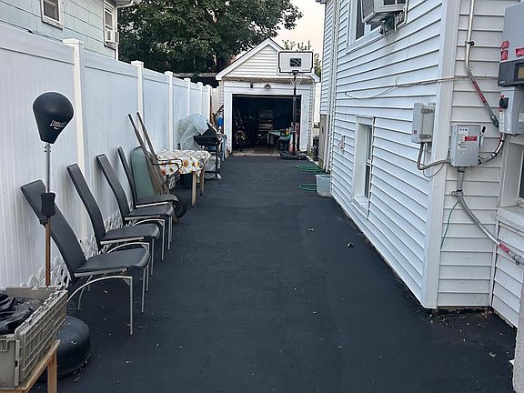 2nd image of 96-10 158th Avenue