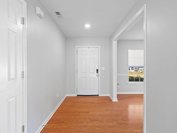3rd image of 505 Pyracantha Dr