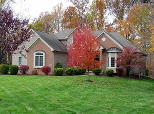 556 Overlook Dr, Kent, OH 44240