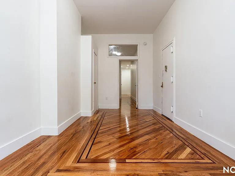 88 Menahan St #1L — Photo 13