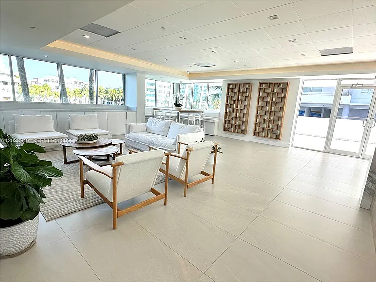 5900 Collins Ave #906 — Photo 14