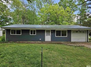 1027 W Laurel St, Carbondale, IL 62901