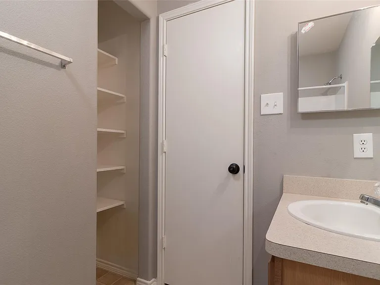 9331 Norwood Trails Dr — Photo 16