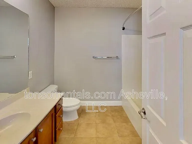 130 Downing Park Ct — Photo 9
