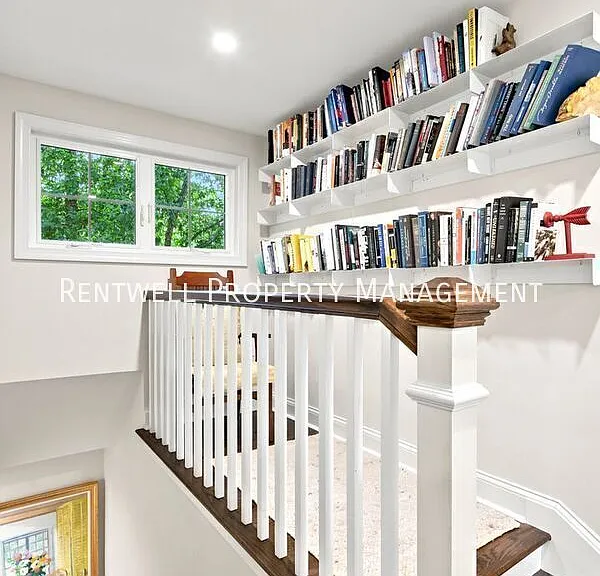 805 Llanelly Ln — Photo 25