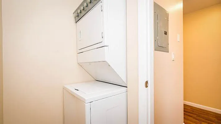 Rented by Nooklyn NYC LLC | media 2