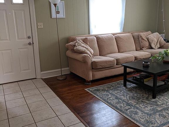 3rd image of 612 Oak Hill Ave