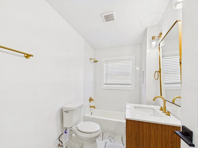 607 Foch St #C — Photo 12