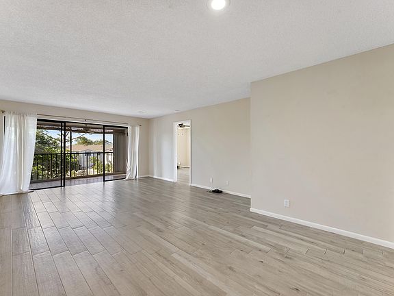 4th image of 4381 Trevi Court #305