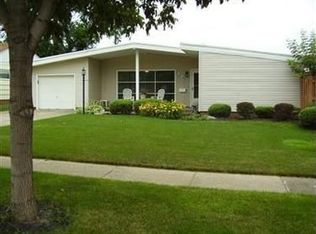 12025 Appleton Dr, Parma Heights, OH 44130