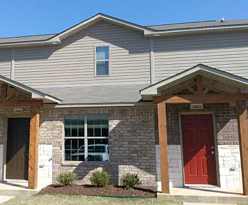 Coming Soon! 1 Bedroom 1.5 Bath Townhome For Rent In Lindale — Photo 2