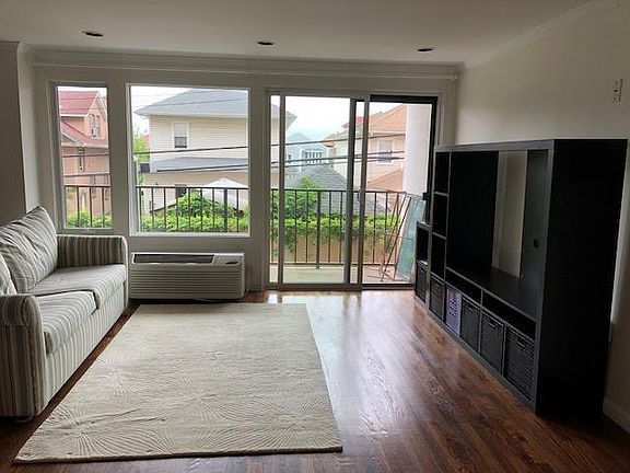 3rd image of 235 W Park Ave #10