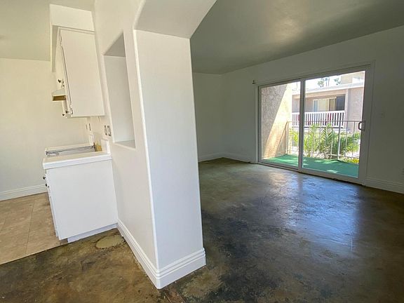 5th image of 209 13th St APT C