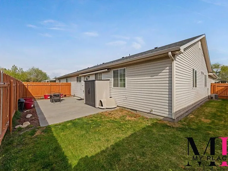 1331 NE Brenda Dr — Photo 18