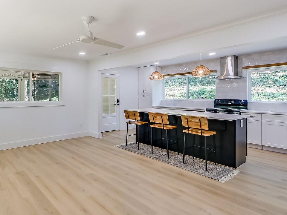 1st image of 1829 W Wesley Rd NW #2
