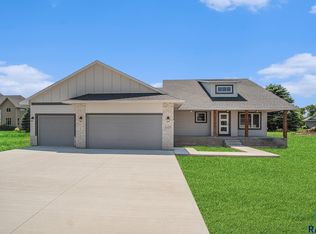 1127 Cyber Ct, Madison, SD 57042