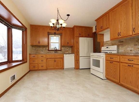 4th image of 7801 Kyle Ave N